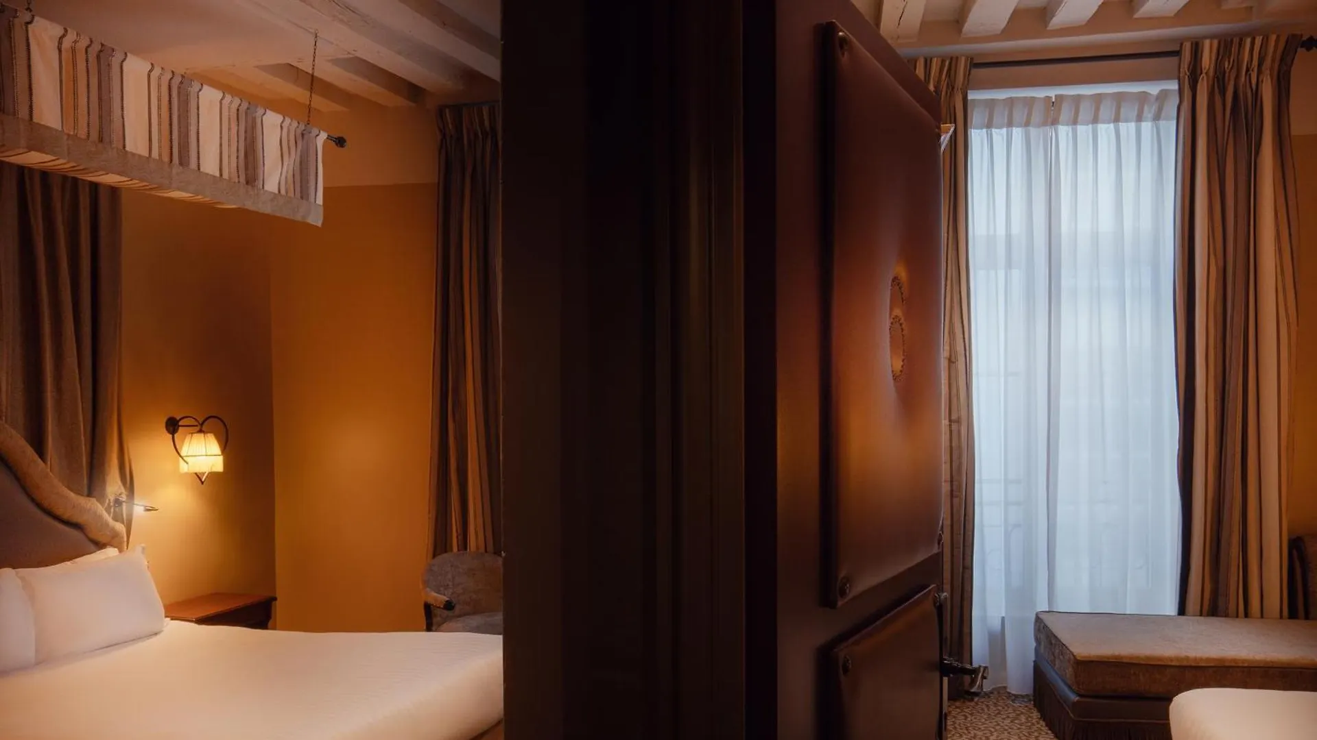 Hotel Odeon Saint-germain 4*